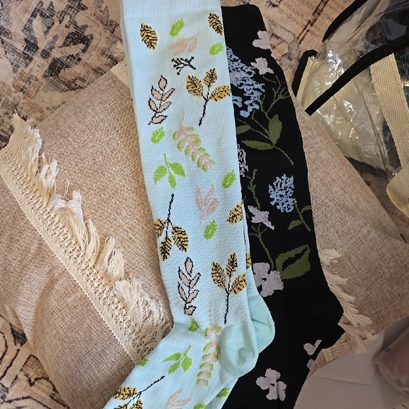 Accessories - Knee High Compession Socks Floral Patterned  - Blue and Black
